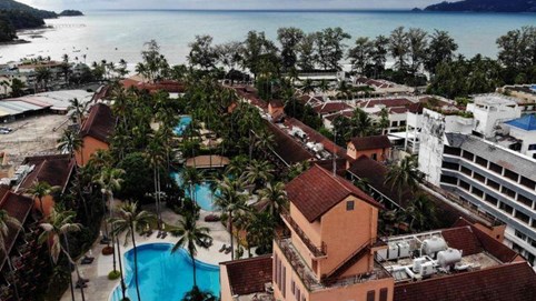 Dùng 'chiếc lồng mạ vàng' để đón du khách quốc tế, khả thi hay không?