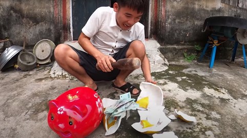 Làm gì để bảo vệ trẻ em trước ma trận video nhảm nhí trên mạng?