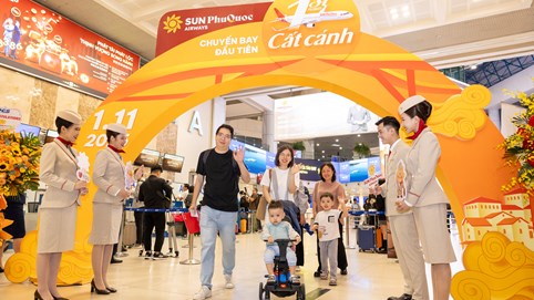 Những hình ảnh chuyến bay đầu tiên của hãng hàng không Sun PhuQuoc Airways