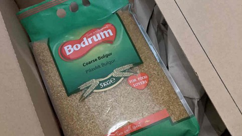 Đặt mua PlayStation 5, người dùng nhận được bao gạo