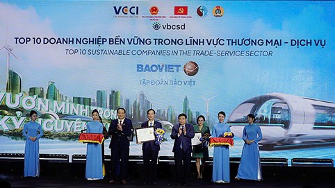 Bảo Việt 60 năm - liên tiếp được vinh danh trong Top 10 “Doanh nghiệp bền vững nhất Việt Nam”