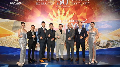 Bộ sưu tập 50 viên pha lê đắt giá trục đại lộ Pha Lê Crystal City chính thức ra mắt