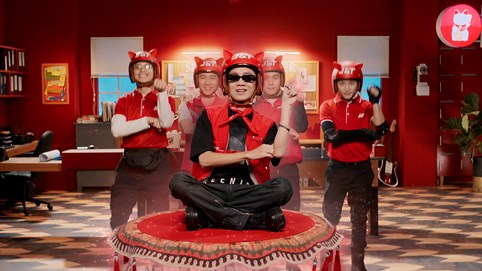 JustaTee nói hộ nỗi lòng của “con nghiện shopping online” khiến dân mạng rần rần hưởng ứng