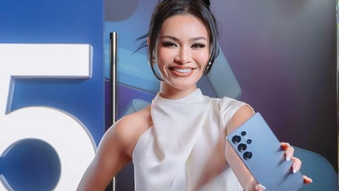 Hàng trăm khách hàng nhận Galaxy S25 tại Di Động Việt ngay trong đêm trả hàng và mở bán