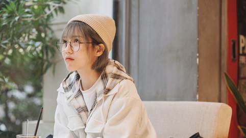 Nữ YouTuber Việt đầu tiên đạt 2,4 tỷ views, vượt mặt một loạt cái tên đang hot là ai?