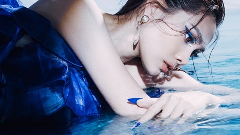 Lưu Hiền Trinh bay bổng tựa nàng thơ