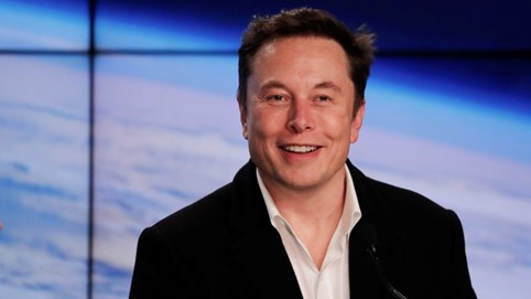 Elon Musk, CEO của Tesla bị cáo buộc về những mập mờ trong quỹ lương
