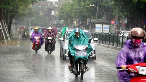 Thời tiết ngày 12/5: Bắc Bộ có mưa vừa đến mưa to; Trung Bộ ngày nắng, nhiệt độ cao nhất có nơi trên 35 độ