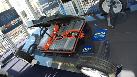 Thiếu nguyên liệu thô kéo dài, chi phí sản xuất pin EV dự báo tăng vọt 22% vào năm 2026