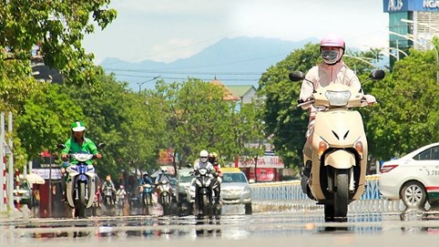 Thời tiết ngày 15/6: Hà Nội nắng mưa đan xen, có lúc có mưa rào và dông