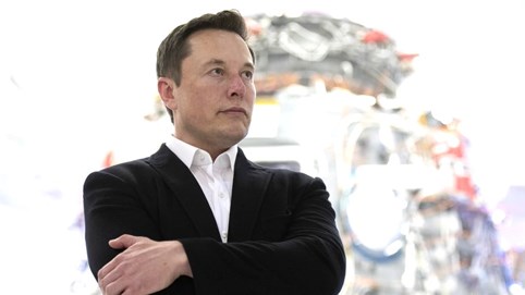 Elon Musk chính thức thành người giàu có nhất hành tinh