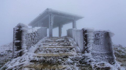 Mẫu Sơn -1,4 độ C, miền Bắc chìm trong rét hại