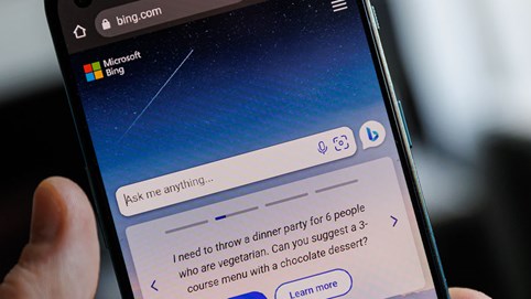 Microsoft đưa AI lên điện thoại, có thể trò chuyện trực tiếp với người dùng