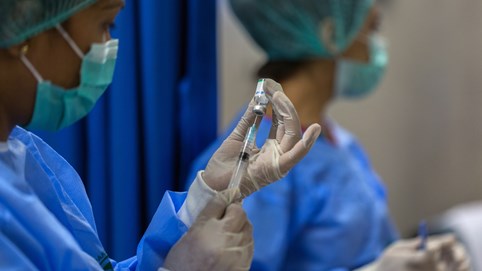 Ấn Độ dẫn trước Trung Quốc trong cuộc đua vaccine Covid-19 giá rẻ