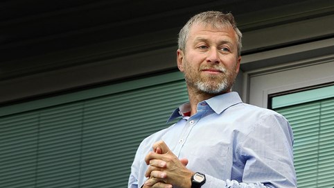 Tỷ phú Roman Abramovich: Từ cậu bé mồ côi trở thành người giàu nhất nước Nga