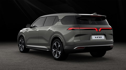 Hé lộ thiết kế ô tô mới của Vinfast: SUV cỡ đại có 2 bản điện và xăng, hệ thống trợ lái thông minh, chạy quãng đường 500 km/lần sạc?