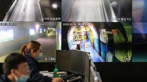 Huawei chuyển hướng kinh doanh để tồn tại sau lệnh cấm của Mỹ