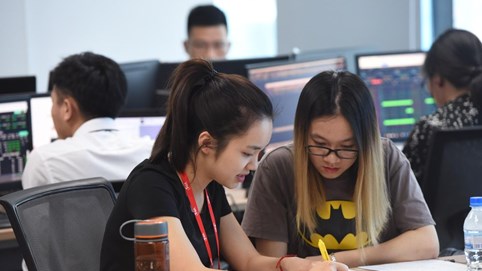 Hàng tỷ cổ phiếu mới vẫn lên sàn HoSE bất chấp tình trạng nghẽn lệnh