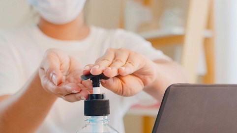 Đối phó với dịch bệnh COVID-19: Hiểu đúng để chọn đúng dung dịch sát khuẩn