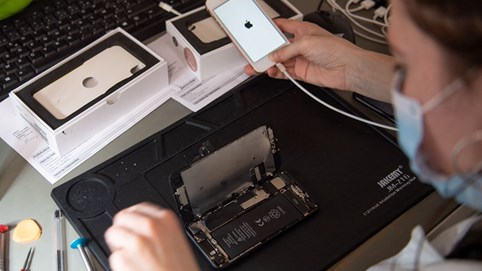 Cứ 2 điện thoại cũ bán ra lại có 1 chiếc là iPhone