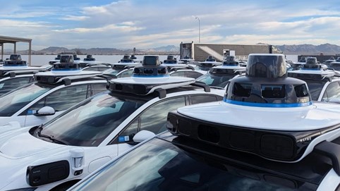 'Nhà máy robotaxi' khổng lồ của Alphabet: Dự cung cấp 250.000 chuyến/ngày, phục vụ hàng triệu khách/tuần, doanh thu hàng năm đạt 2 tỷ USD