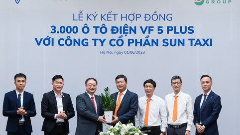 Sun Taxi mua 3.000 xe điện VinFast VF5 Plus, thúc đẩy mạnh mẽ cuộc cách mạng giao thông xanh tại Việt Nam