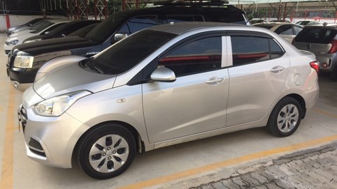 Giá ôtô cũ tiếp tục giảm