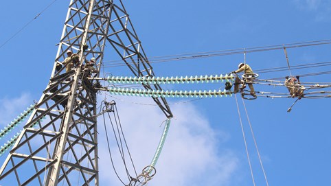 Trạm biến áp 500kV và đường dây : 