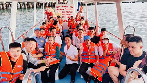 Từ bỏ mức lương mơ ước, 9X ra đảo khởi nghiệp thành công