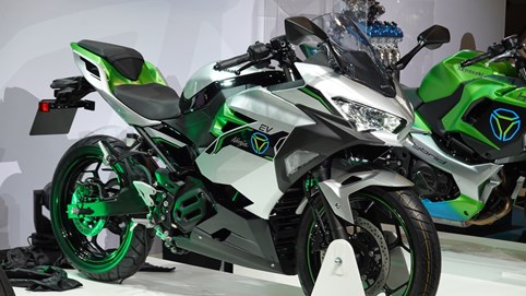 Kawasaki chuẩn bị đưa 2 mẫu mô tô thể thao chạy điện ra thị trường