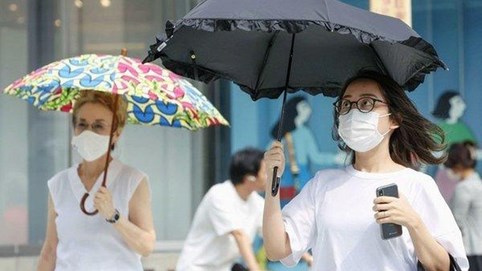 Nhật chật vật chống Covid-19, Anh thu hồi hàng loạt bộ xét nghiệm