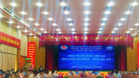 Vietcombank chi nhánh Sài Thành đồng hành cùng 100 doanh nghiệp tại hội nghị đối thoại doanh nghiệp hải quan