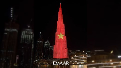 Quốc kỳ Việt Nam được chiếu trên tòa nhà cao nhất thế giới tại Dubai trong ngày Quốc khánh