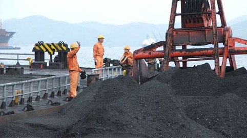 Than - Khoáng sản Việt Nam: Doanh thu hàng tỉ USD, lợi nhuận phải điều chỉnh giảm