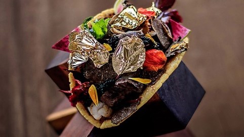 Ăn một bánh Tacos của Mexico bằng "nuốt" một chiếc ô tô