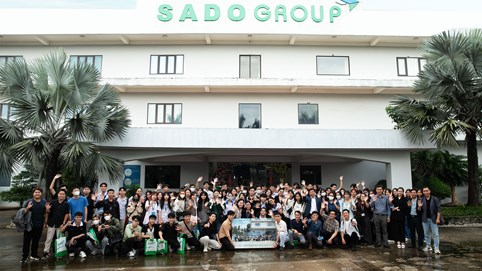 Sinh viên kiến trúc thực hành sản xuất kính và cửa nhôm Xingfa hệ Class A tại Nhà máy SADO