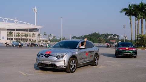 Đoàn xe VinFast đi Tây Tạng lăn bánh: VF 8 chịu 