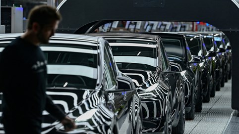 Đầu năm đuổi cuối năm thuê, Tesla tìm thêm 6.900 nhân sự mới