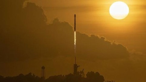 Đã có giá dịch vụ internet vũ trụ Starlink của Elon Musk: 99 USD/tháng, tốc độ tối đa 150Mb/s nhưng phải mua kèm bộ kit giá 499 USD