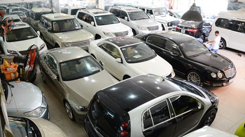 Bán tháo ô tô đời cũ