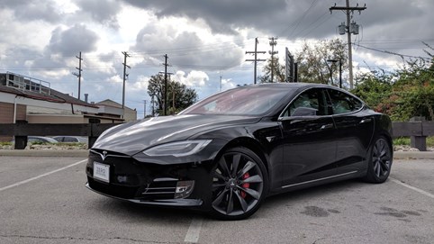 Tesla triệu hồi 40.168 xe lỗi trợ lực lái