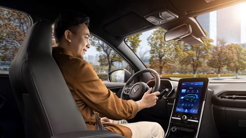 Trợ lý ảo VinFast đã thay đổi thói quen lái xe của người Việt thế nào?