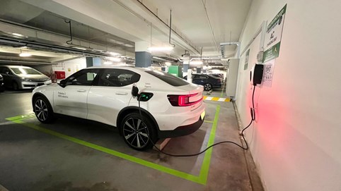 Singapore nới lỏng điều kiện lắp đặt bộ sạc xe điện tại các tòa chung cư