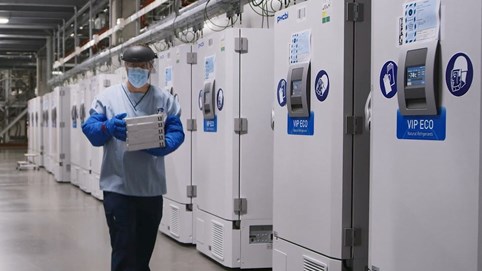 Vượt mặt Mỹ, Anh trở thành quốc gia đầu tiên cấp phép sử dụng vắc xin chống Covid-19 của Pfizer