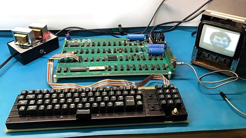 Mẫu thử nghiệm sản phẩm đầu tiên của Apple được đưa ra đấu giá