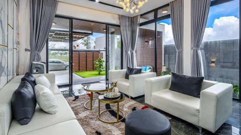 Chuyển về Đà Nẵng sống, chồng mua mảnh đất 180m2 và xây tặng vợ ngôi nhà đẹp như resort