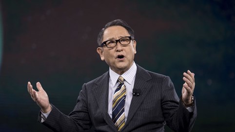 Chủ tịch Toyota: 'Xe điện đang bị thổi phồng quá mức'