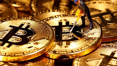 Bitcoin lập tiếp đỉnh cao mới: Vượt 28.000 USD