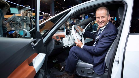 Lãnh đạo Volkswagen nhận xét về việc Apple làm ô tô, khẳng định một điều khiến các hãng khác phải dè chừng