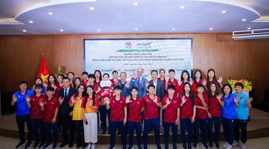 Herbalife Vietnam đồng hành cùng Liên Đoàn Bóng Đá Việt Nam tổ chức buổi đào tạo về dinh dưỡng thể thao nâng cao cho các huấn luyện viên và cầu thủ bóng đá